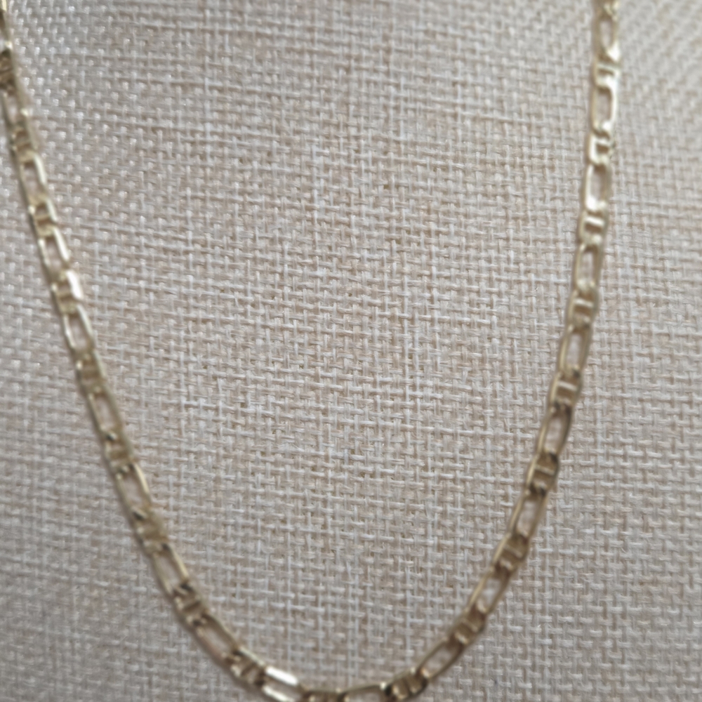 Elegant Gold Chain Necklace